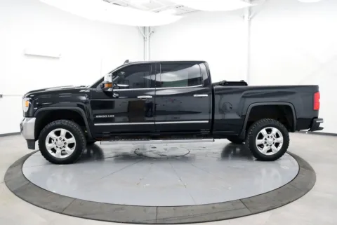 More photos of 2019 GMC Sierra 2500HD SLT at Braden Cadillac GMC, OH