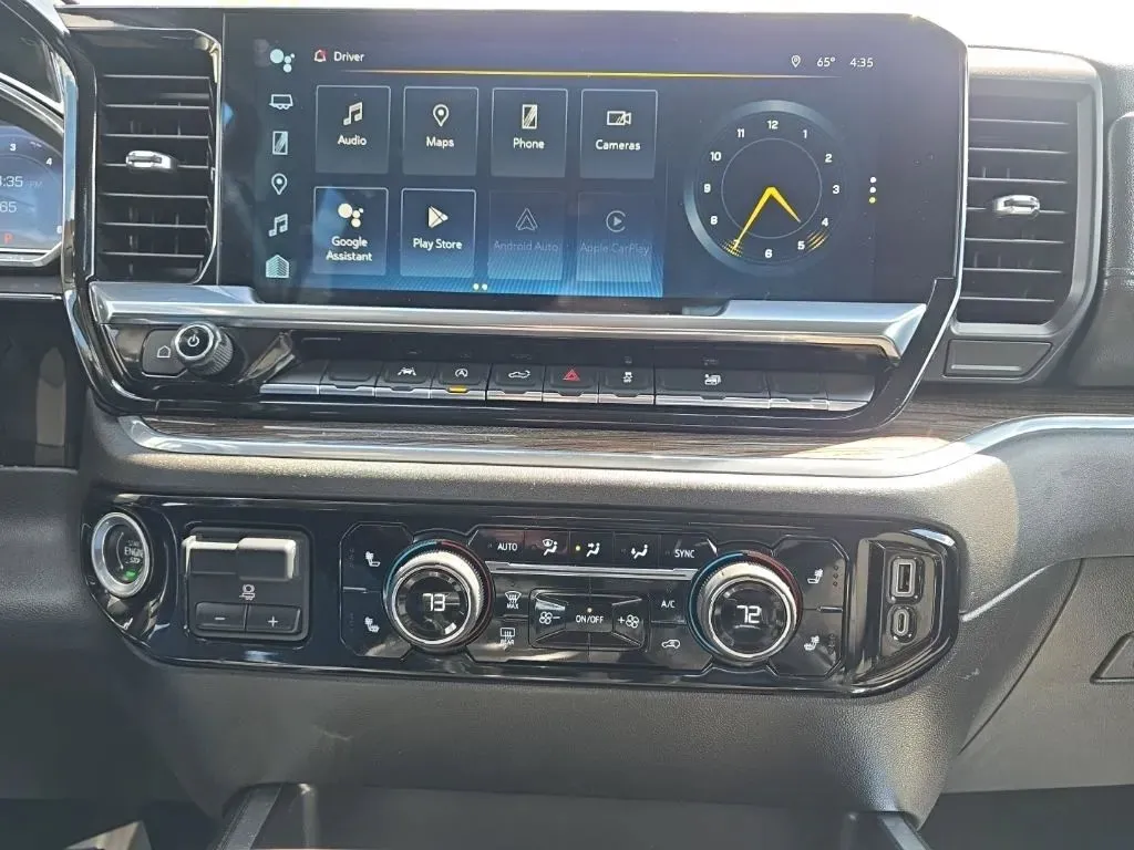 Chevrolet Silverado photo 16