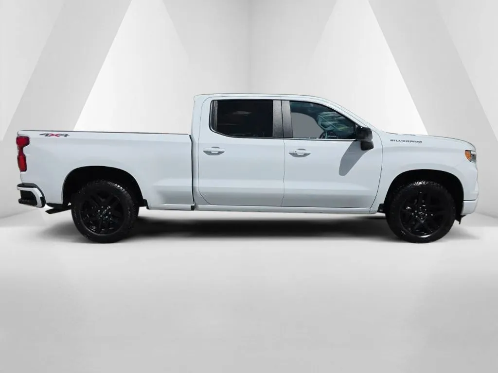 2023 Chevrolet Silverado 1500 RST - Photo 4