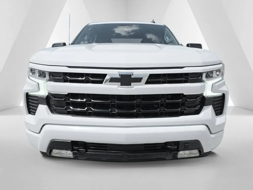 Chevrolet Silverado photo 2