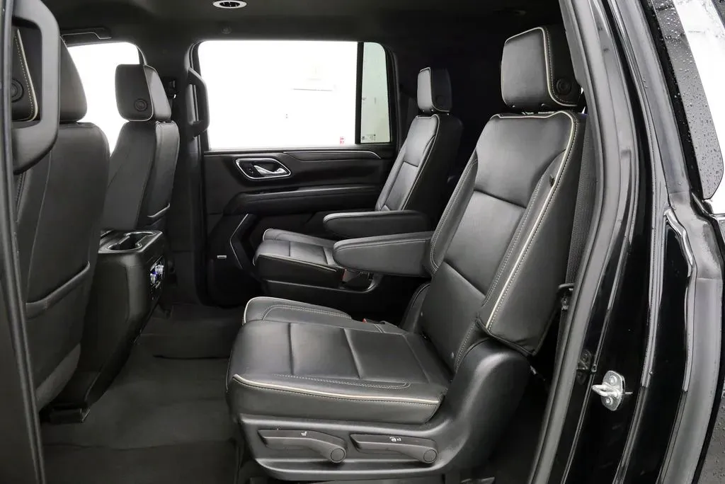 GMC Yukon XL photo 16