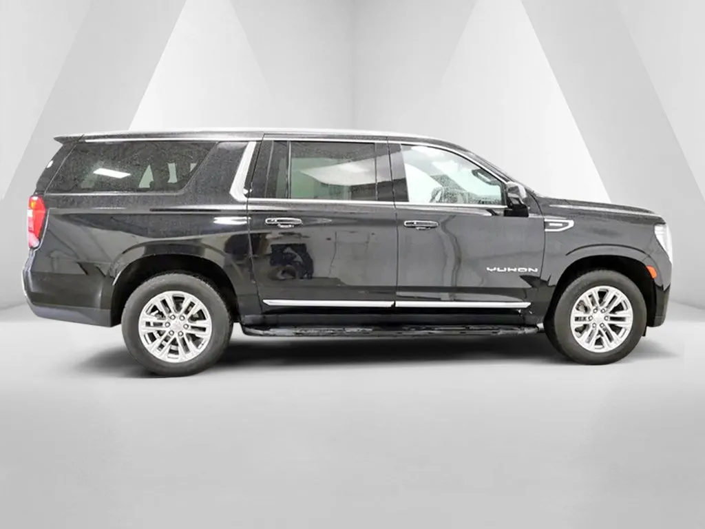 GMC Yukon XL photo 8