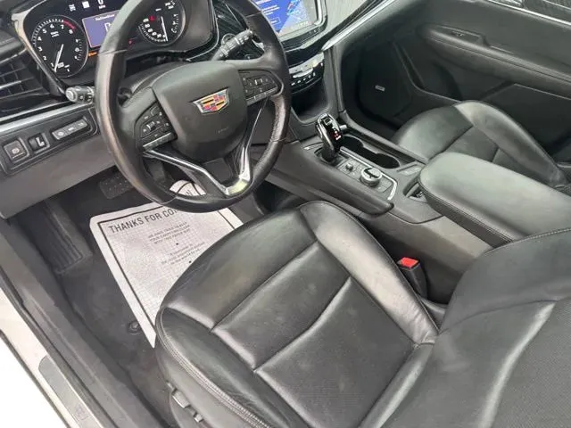 Cadillac XT6 photo 10