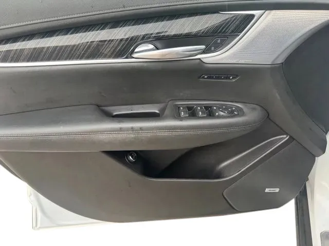 Cadillac XT6 photo 12