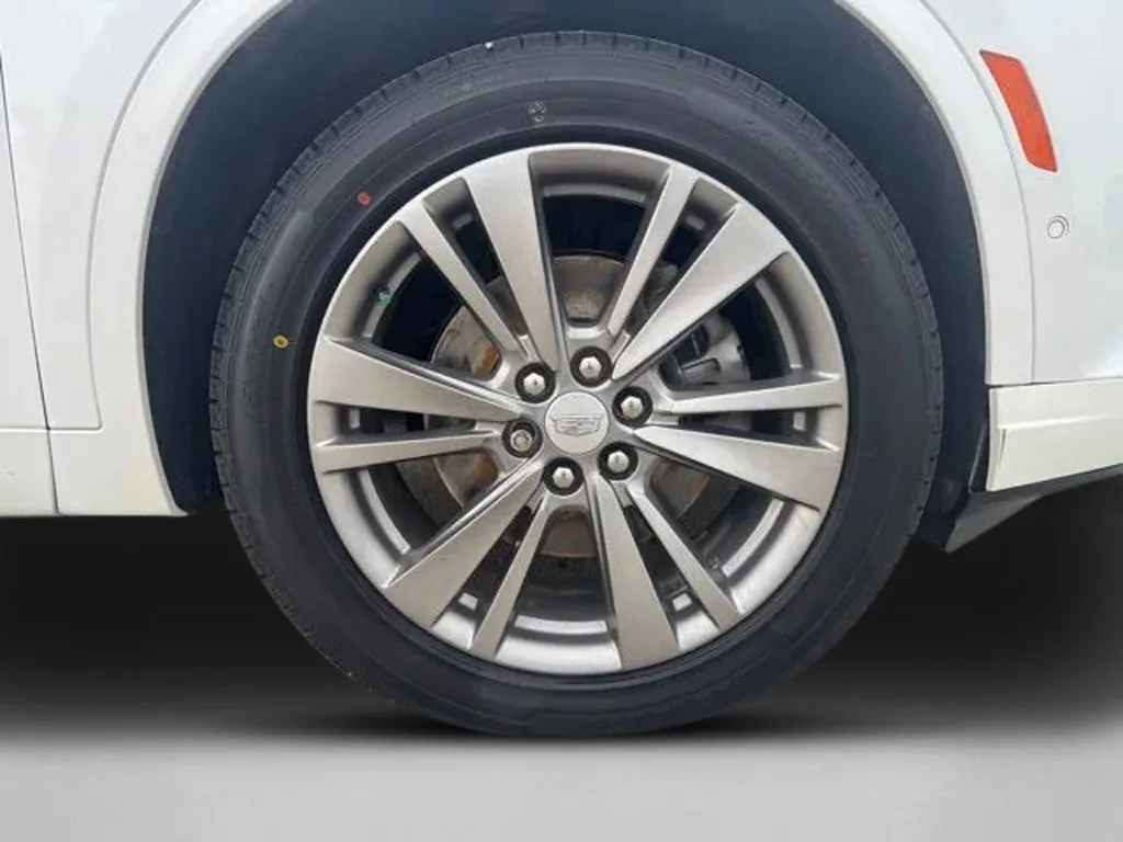 Cadillac XT6 photo 32