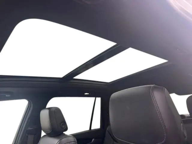 Cadillac XT6 photo 11