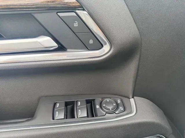 GMC Sierra photo 12