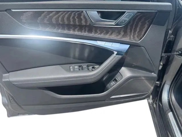 Audi A6 photo 12