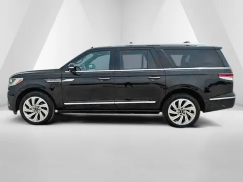 More photos of 2023 Lincoln Navigator L Reserve at Braden Cadillac GMC, OH