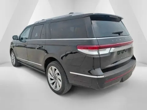 More photos of 2023 Lincoln Navigator L Reserve at Braden Cadillac GMC, OH