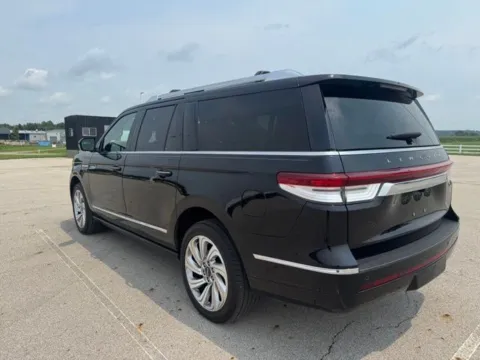 More photos of 2023 Lincoln Navigator L Reserve at Braden Cadillac GMC, OH