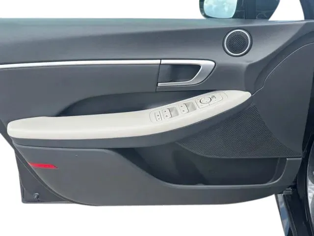 Hyundai Sonata photo 11