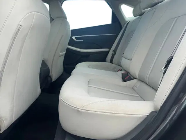 Hyundai Sonata photo 17
