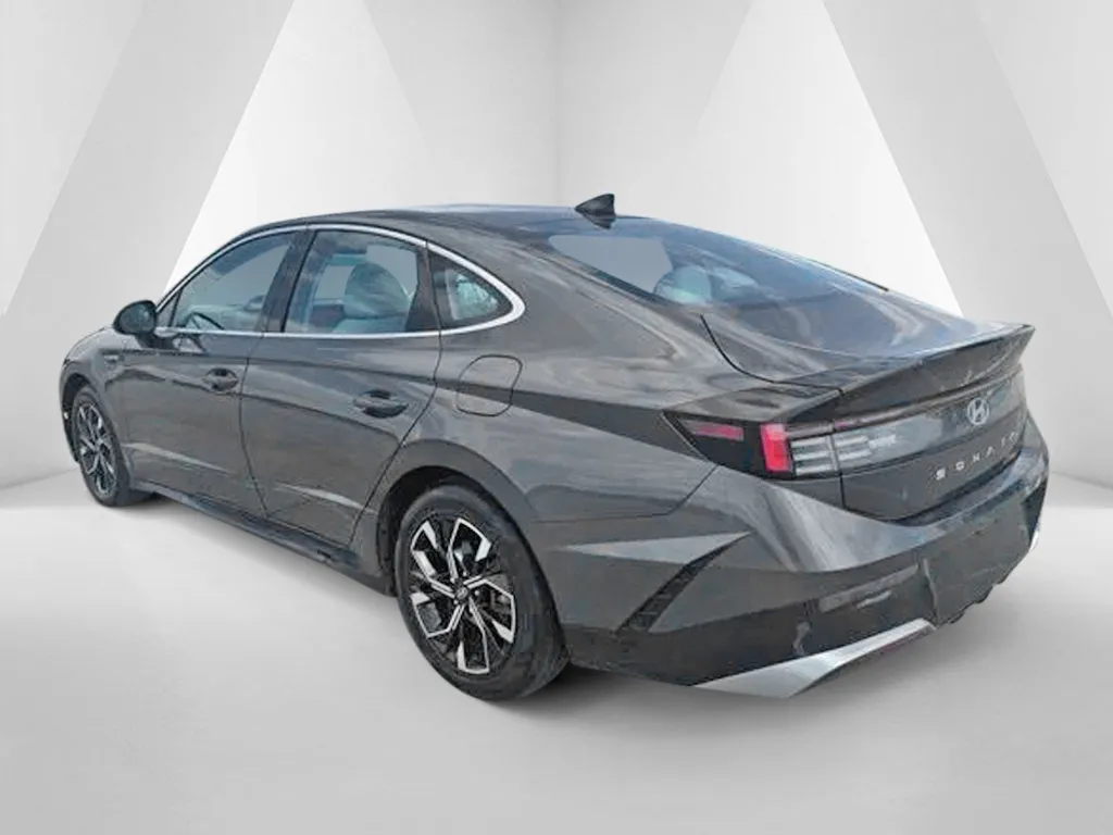 Hyundai Sonata photo 5