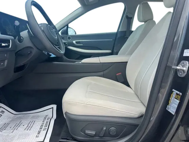 Hyundai Sonata photo 9