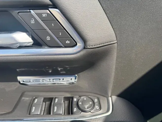 GMC Sierra photo 13
