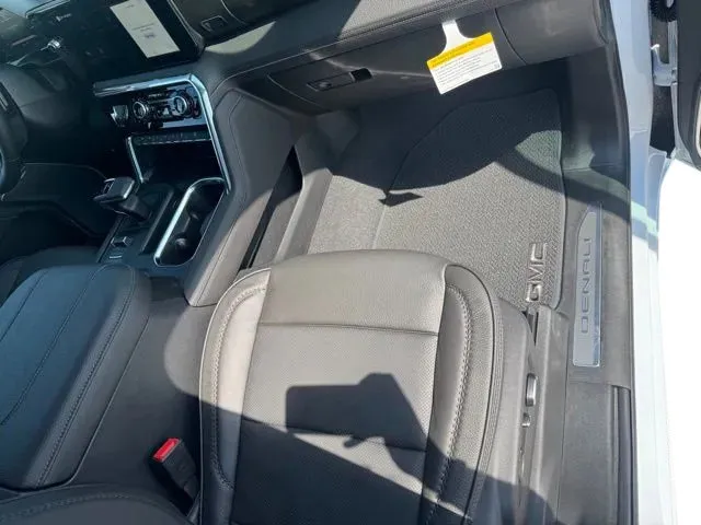 GMC Sierra photo 15