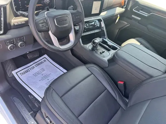 GMC Sierra photo 10