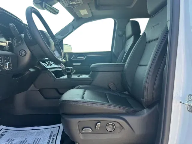 GMC Sierra photo 9