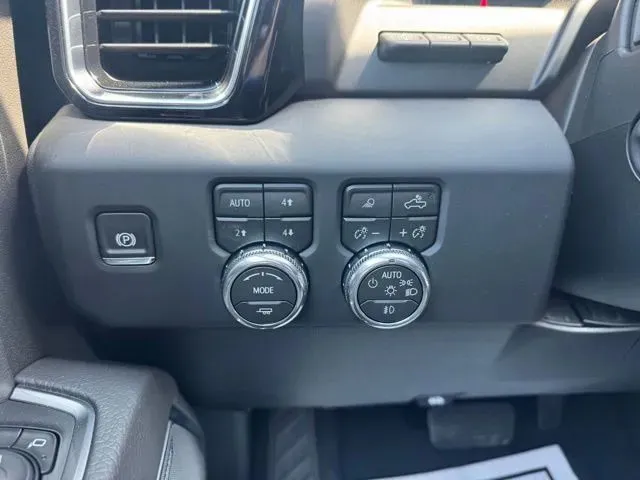 GMC Sierra photo 23