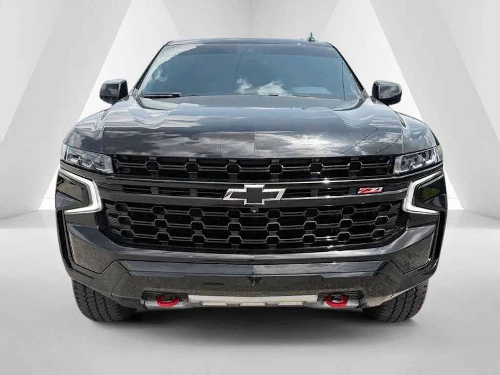 Chevrolet Tahoe photo 2