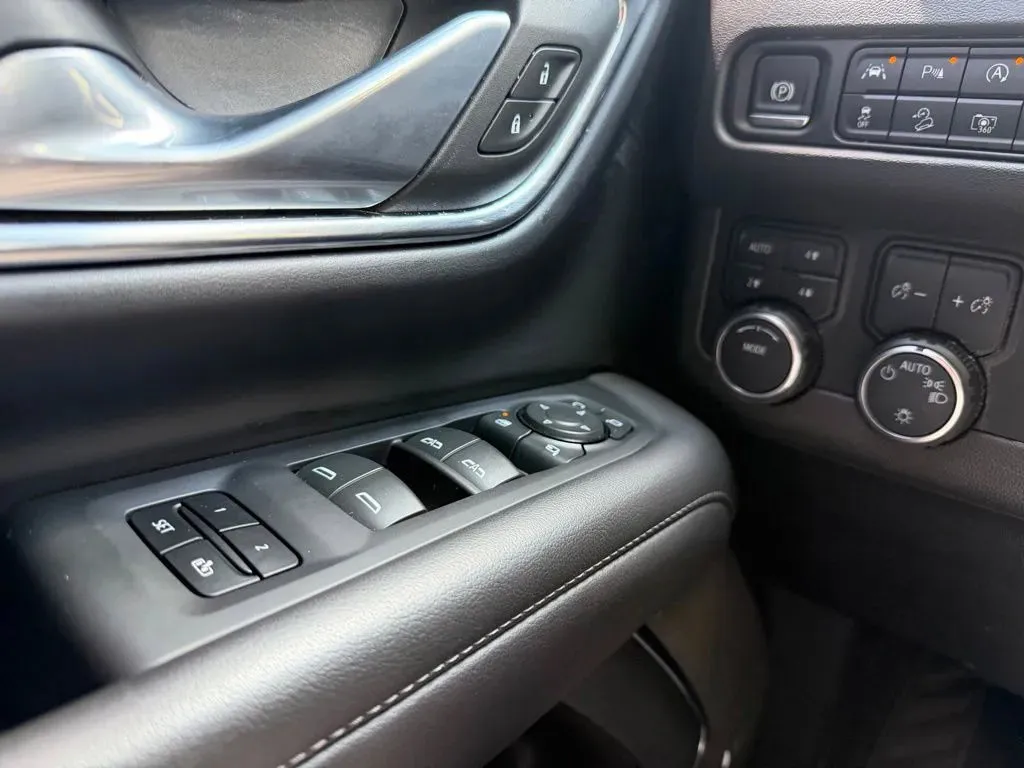 Chevrolet Tahoe photo 13