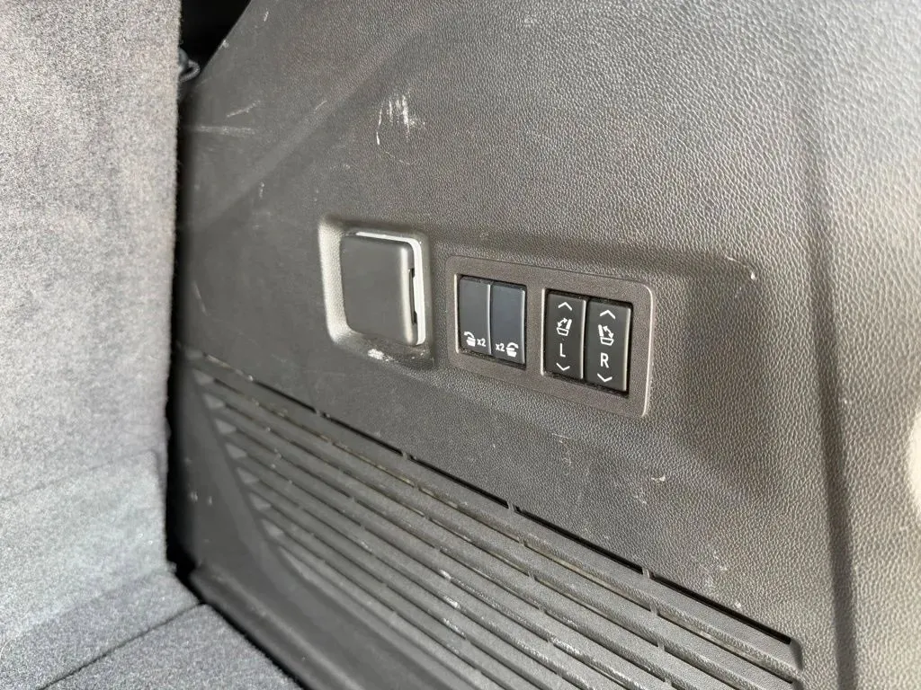 Chevrolet Tahoe photo 33