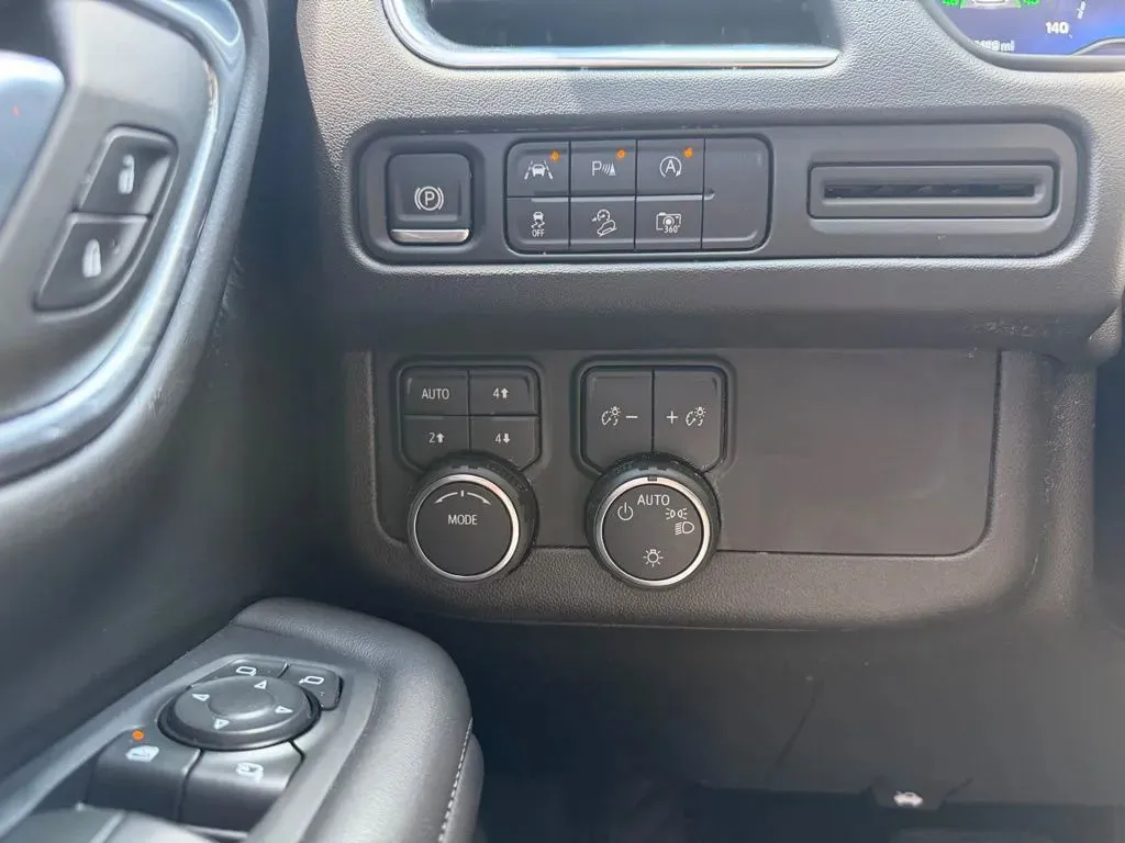 Chevrolet Tahoe photo 14