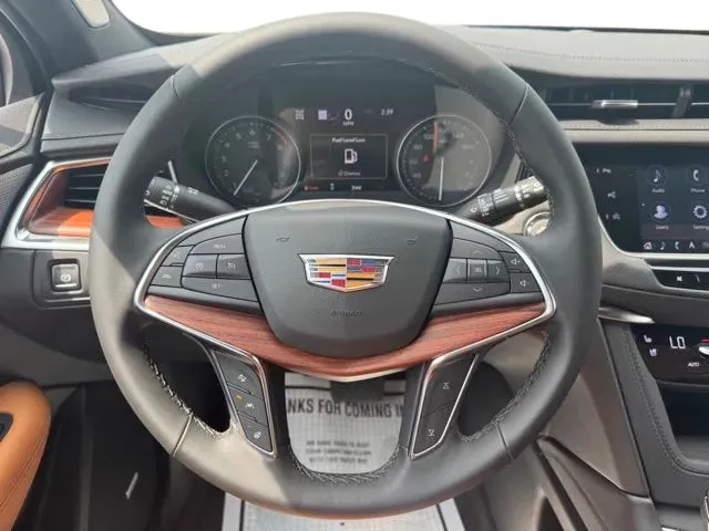 Cadillac XT5 photo 24