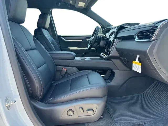 GMC Acadia photo 13