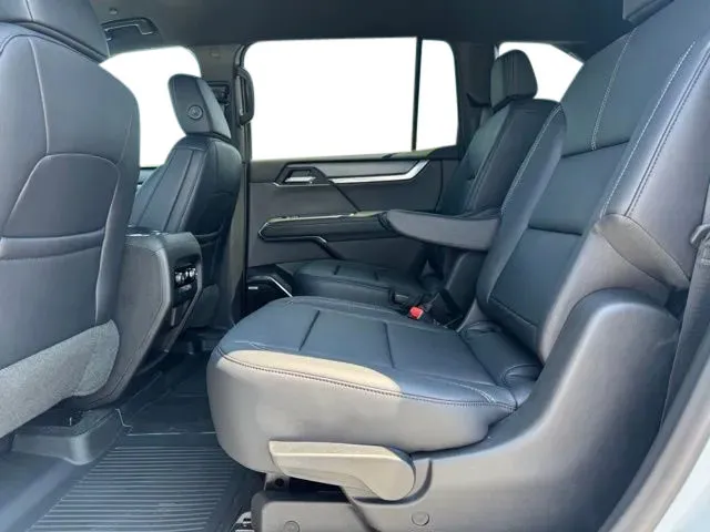 GMC Acadia photo 17