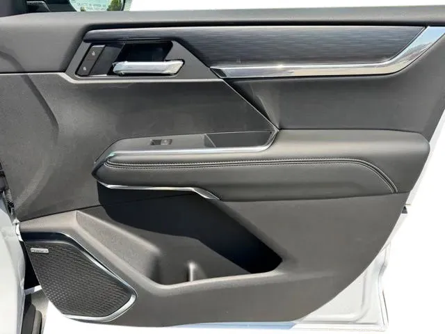 GMC Acadia photo 15