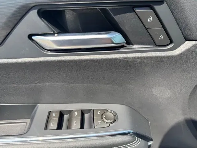 GMC Acadia photo 12