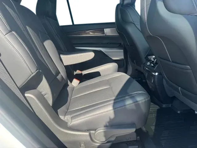 Cadillac Vistiq photo 17