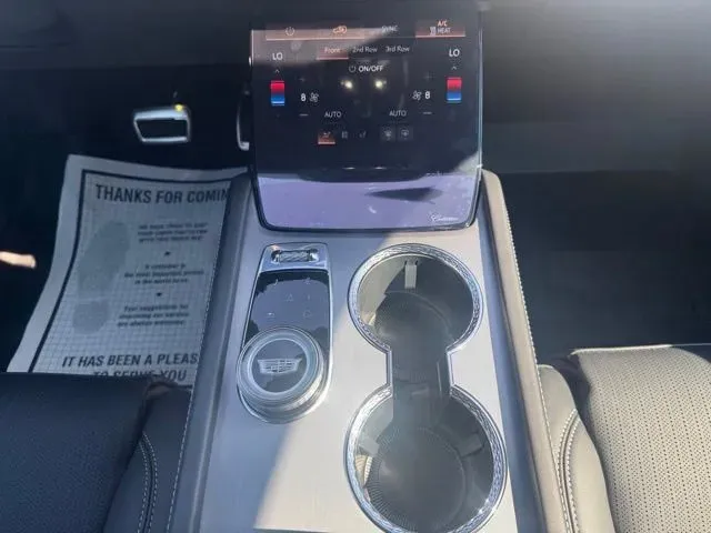 Cadillac Vistiq photo 27