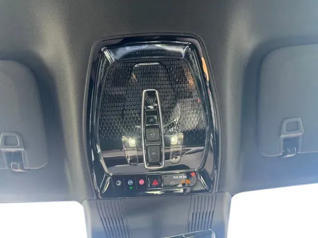 Cadillac Vistiq photo 29