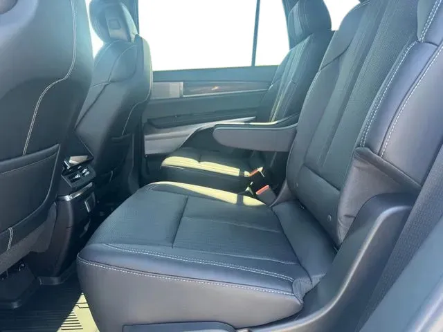 Cadillac Vistiq photo 18