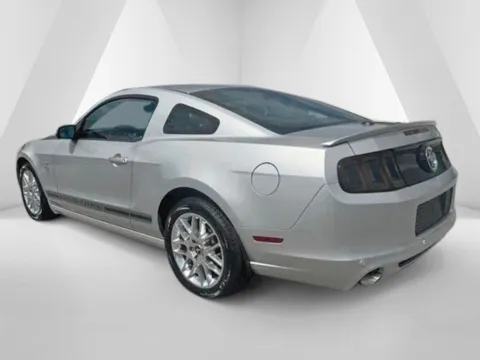 More photos of 2013 Ford Mustang V6 Premium at Braden Cadillac GMC, OH
