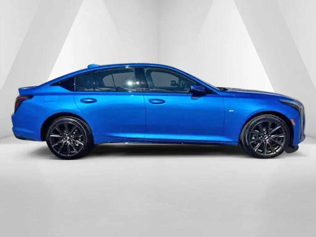 Cadillac CT5 photo 8