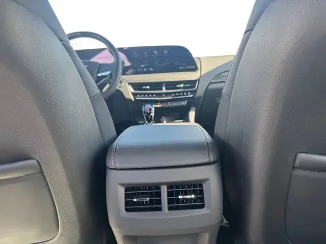 Cadillac CT5 photo 19