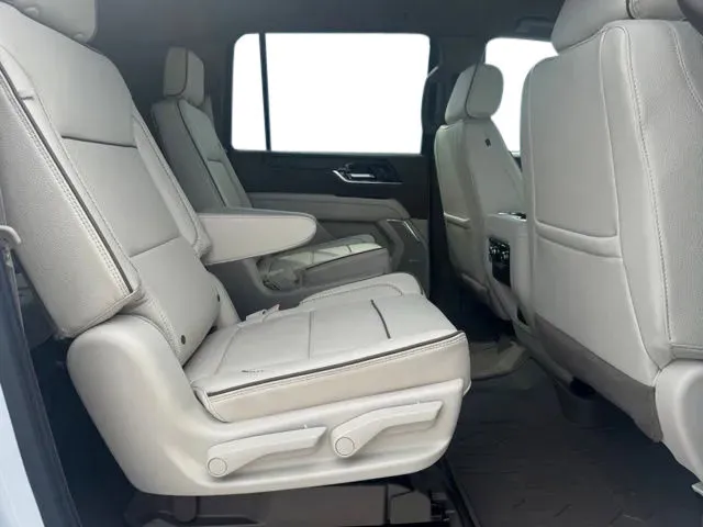 GMC Yukon XL photo 16