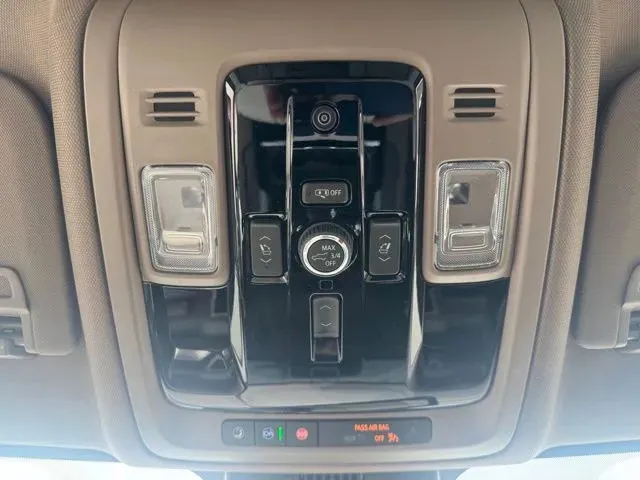 GMC Yukon XL photo 30
