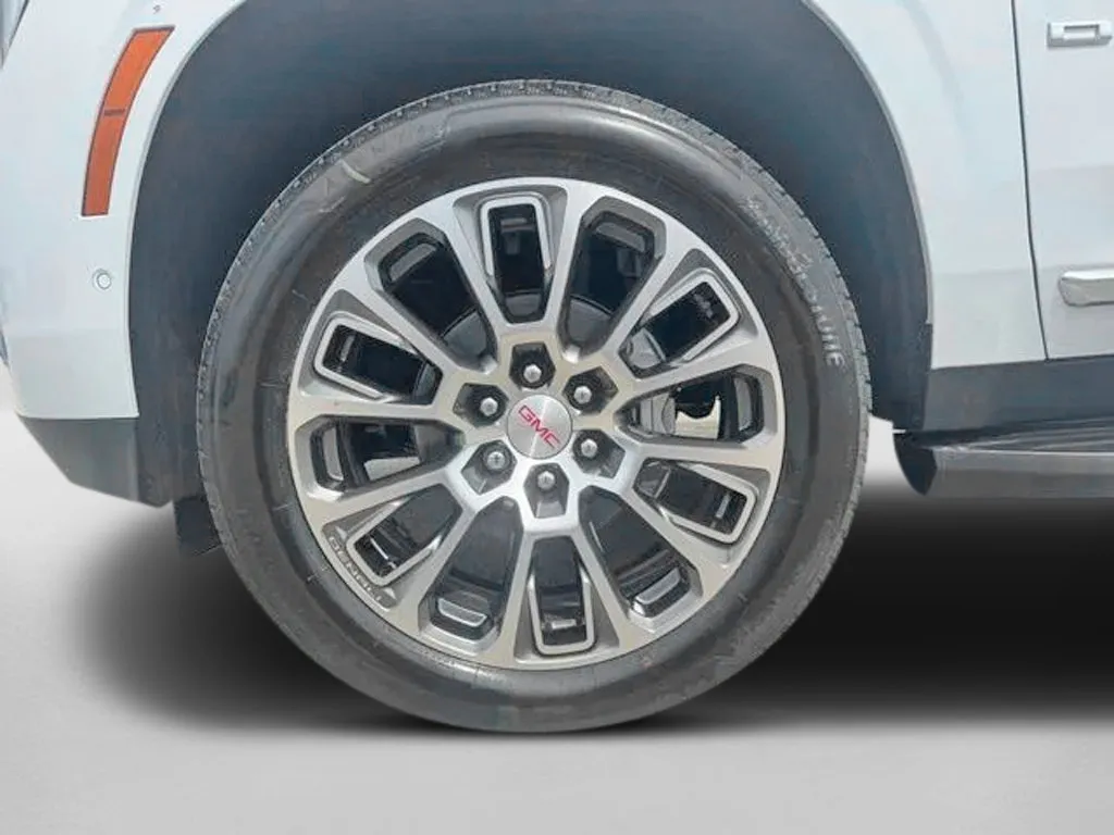 GMC Yukon XL photo 32