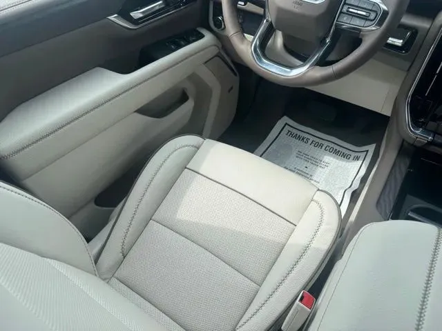 GMC Yukon XL photo 22