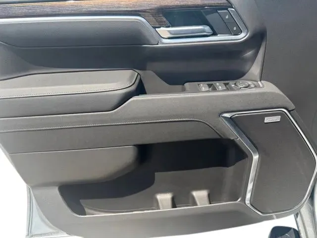 GMC Sierra photo 11