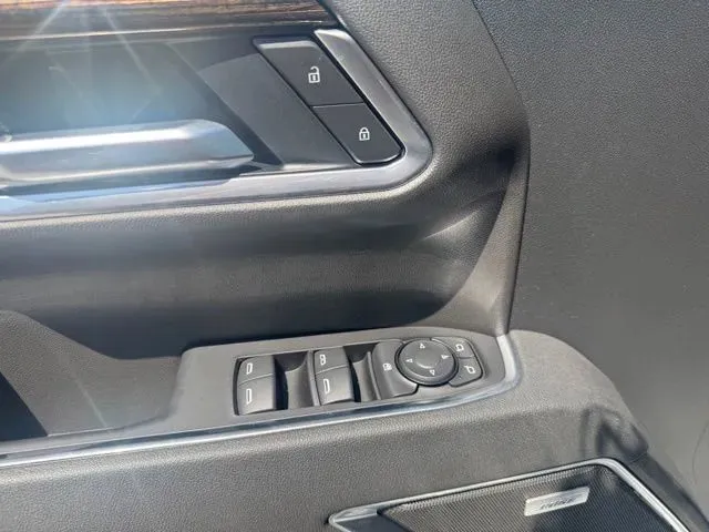 GMC Sierra photo 12