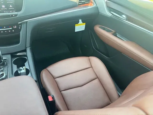 Cadillac XT5 photo 20
