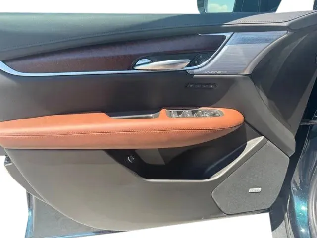Cadillac XT5 photo 11
