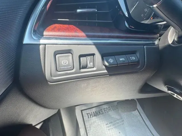 Cadillac XT5 photo 22