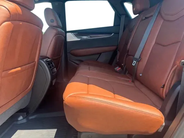 Cadillac XT5 photo 17